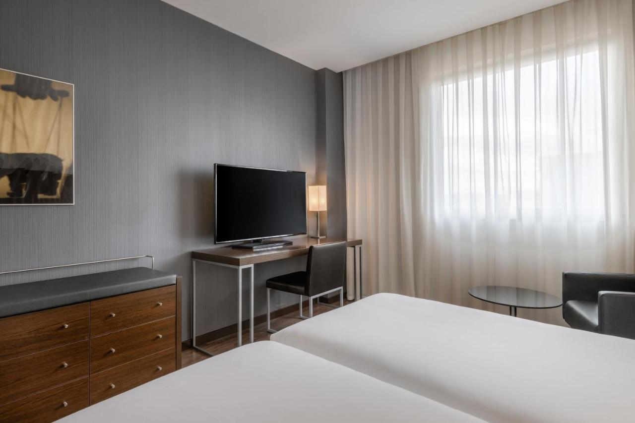 Ac Hotel By Marriott Madrid Airport Coslada Exteriér fotografie