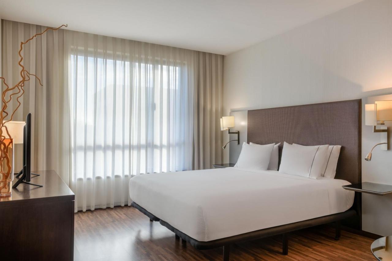 Ac Hotel By Marriott Madrid Airport Coslada Exteriér fotografie
