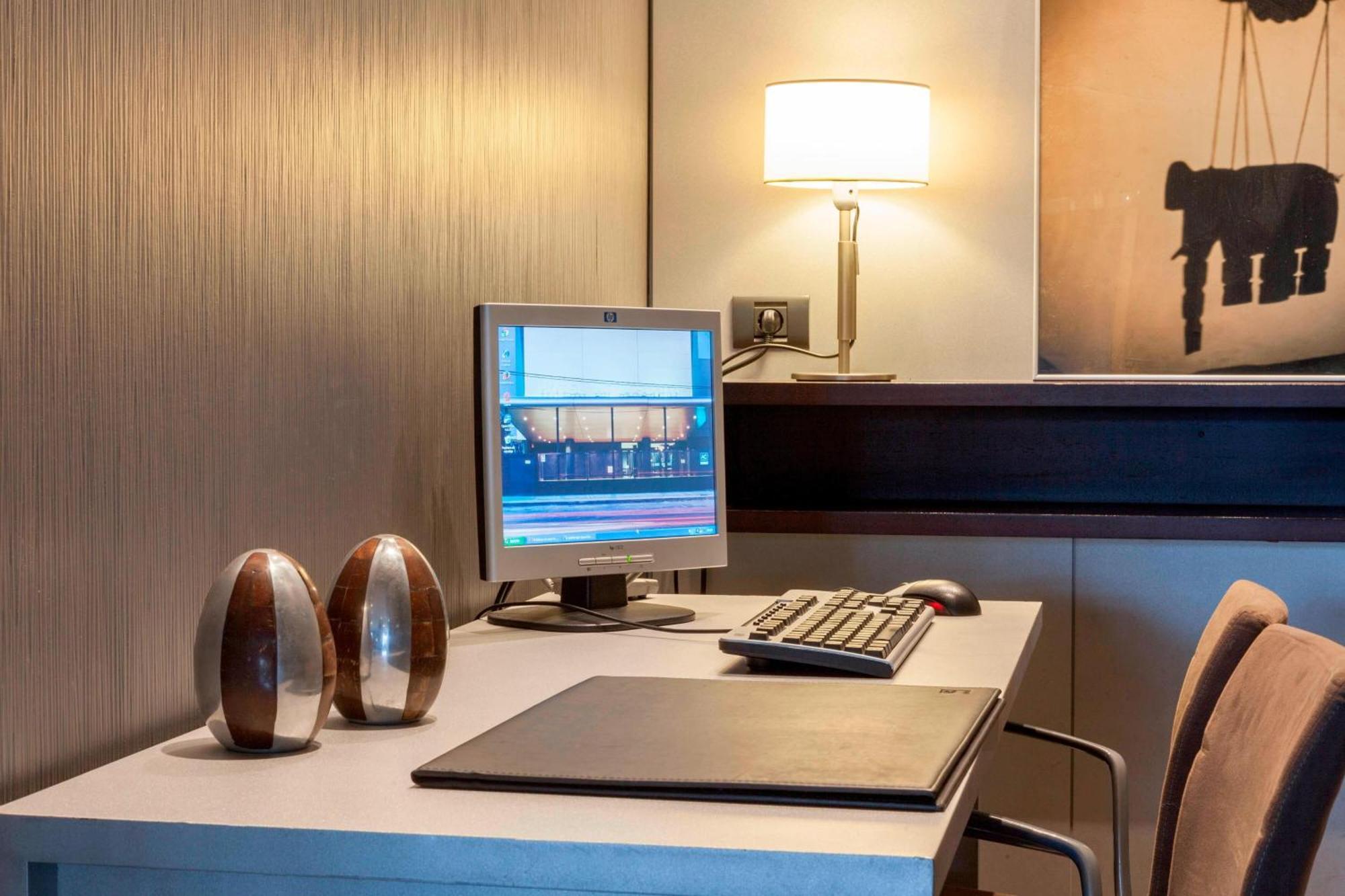 Ac Hotel By Marriott Madrid Airport Coslada Exteriér fotografie
