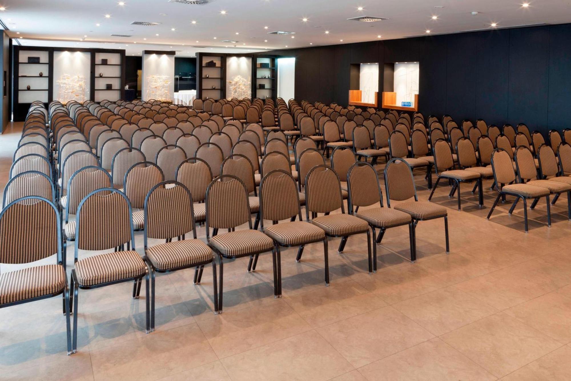 Ac Hotel By Marriott Madrid Airport Coslada Exteriér fotografie