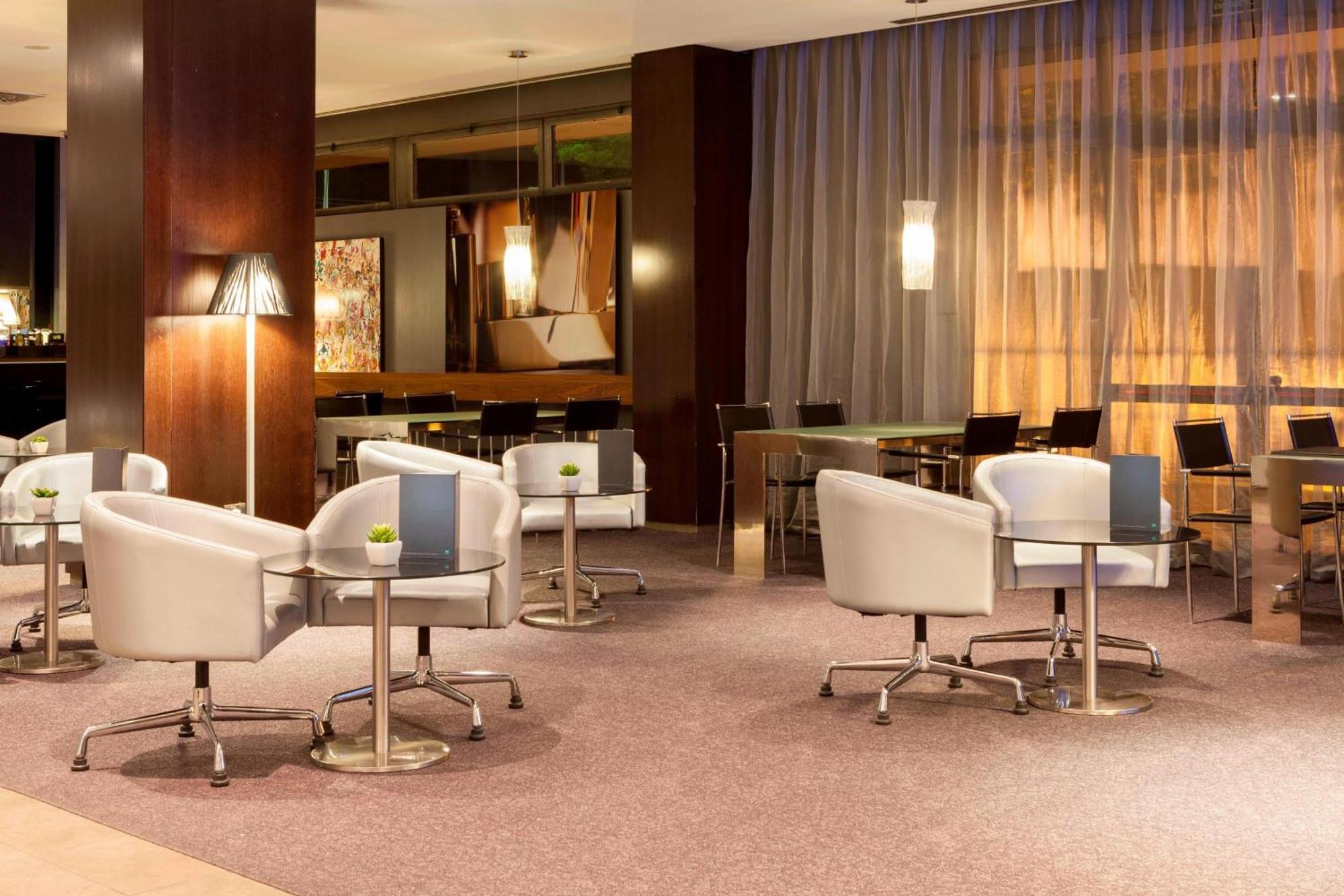 Ac Hotel By Marriott Madrid Airport Coslada Exteriér fotografie